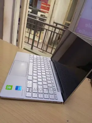 Laptop HP Envy 13 16GB Intel Core I5 SSD 1T
