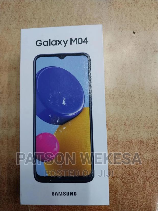 New Samsung Galaxy M04 128 GB Green - main view