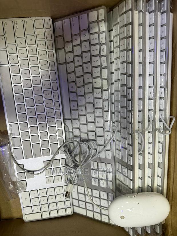 Apple Wired Used Clean Keyboard - main view