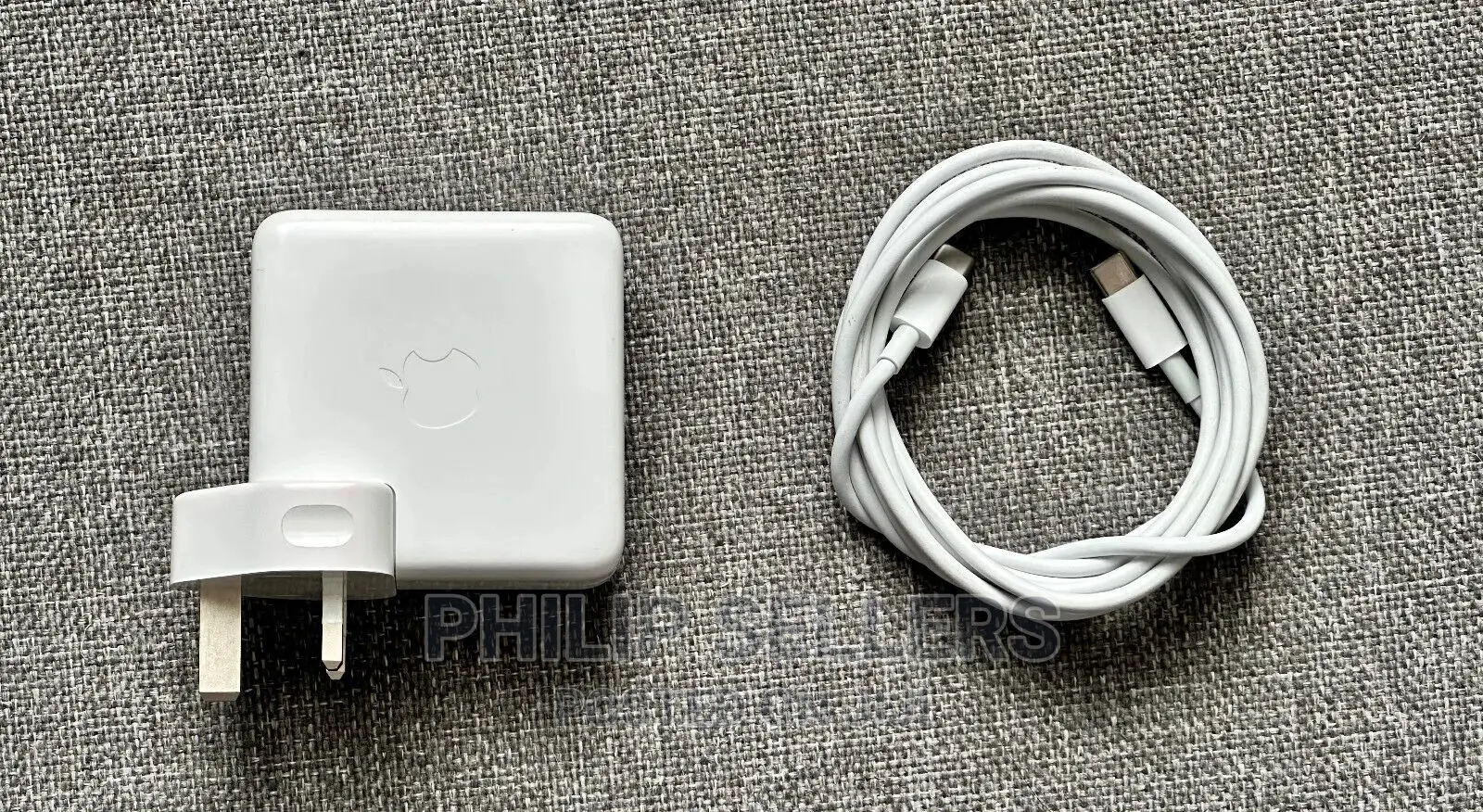 Apple Macbook 61W USB-C Power Adapter With Cable
