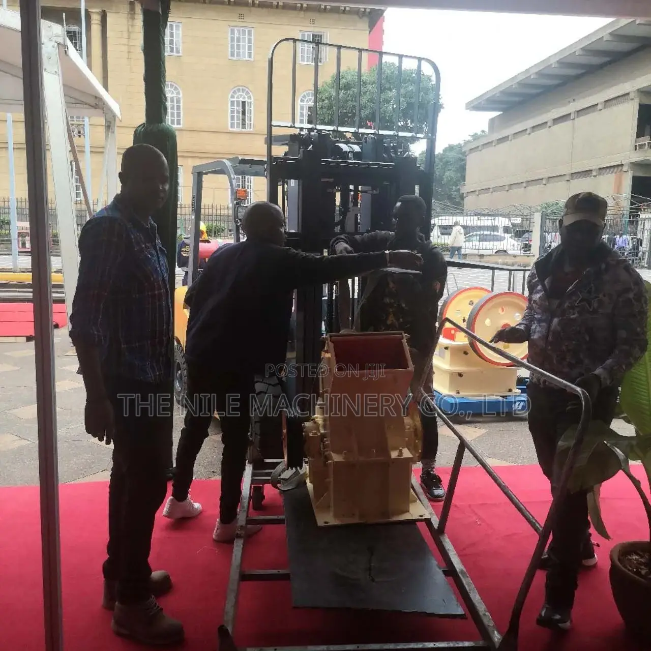 Diesel Jaw Crusher and Other Mining Machines Are for Sale