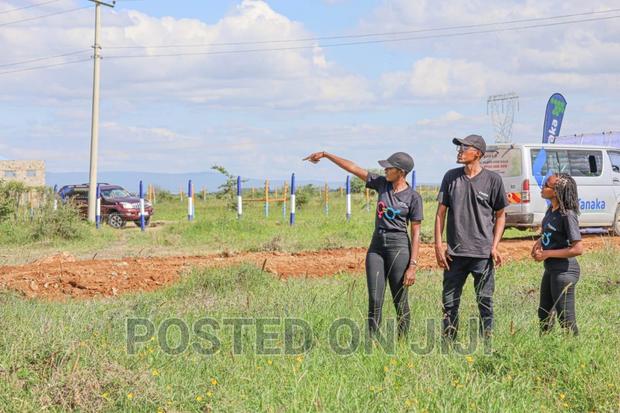 Kamakis Chini Ya Millioni^Me - thumbnail 3