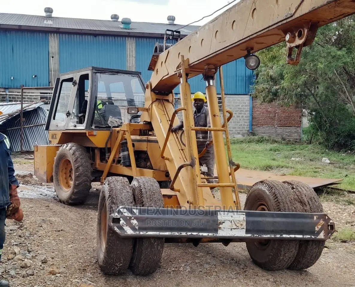 Hydra Crane for Hire - 14 Ton Mobile Hydra