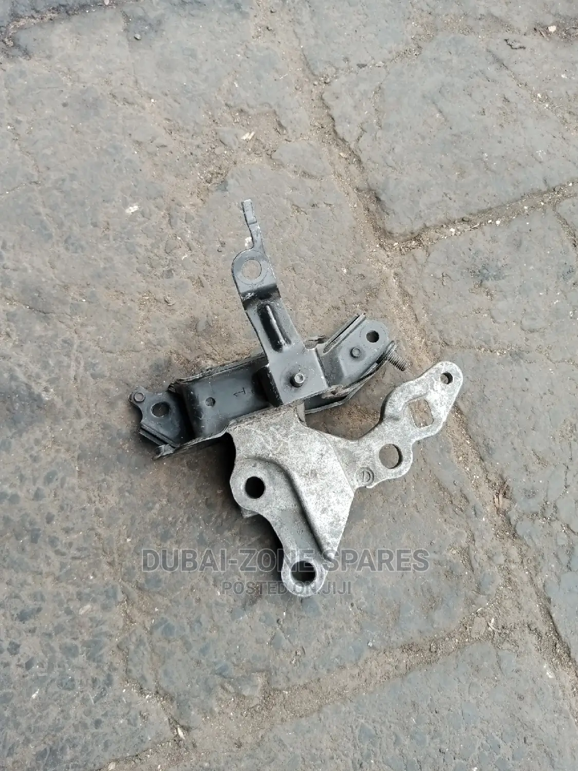 Engine Mount Daihatsu Mira.