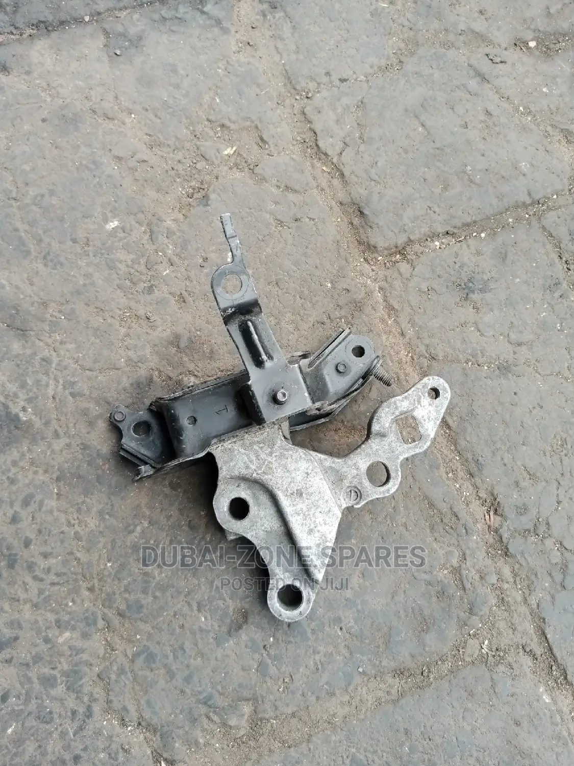 Engine Mount Daihatsu Mira.