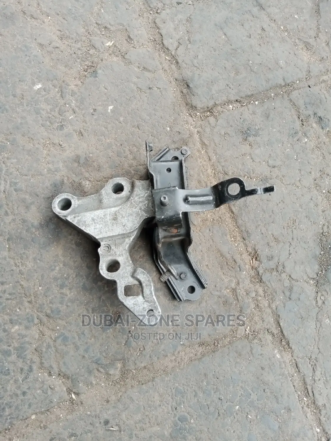 Engine Mount Daihatsu Mira.