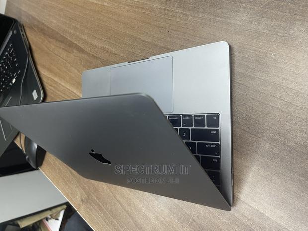 Laptop Apple MacBook Pro 8GB Intel Core I5 SSD 512GB - main view