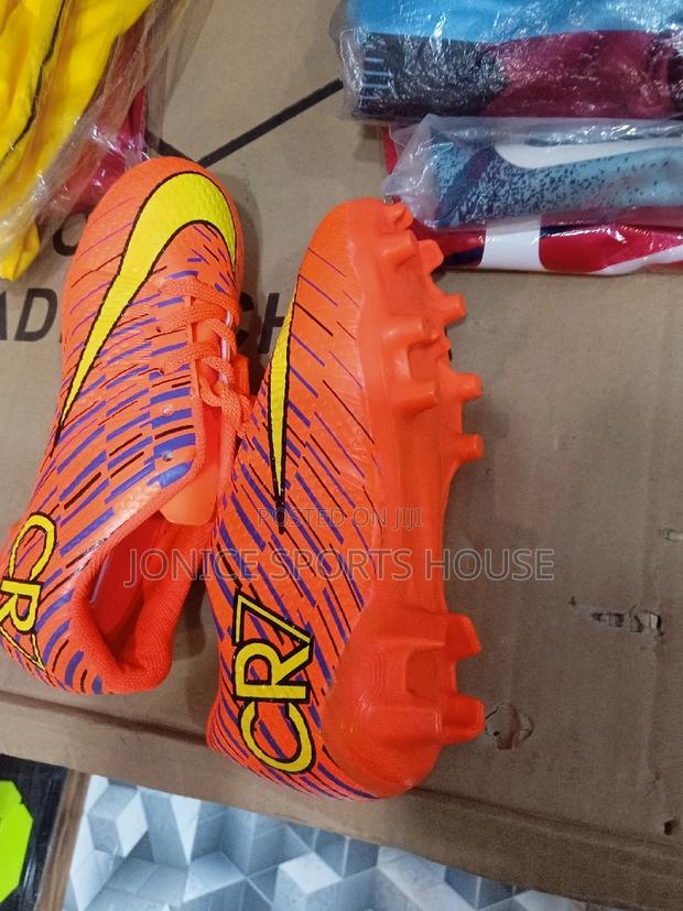 Kids Soccer Boots - main view