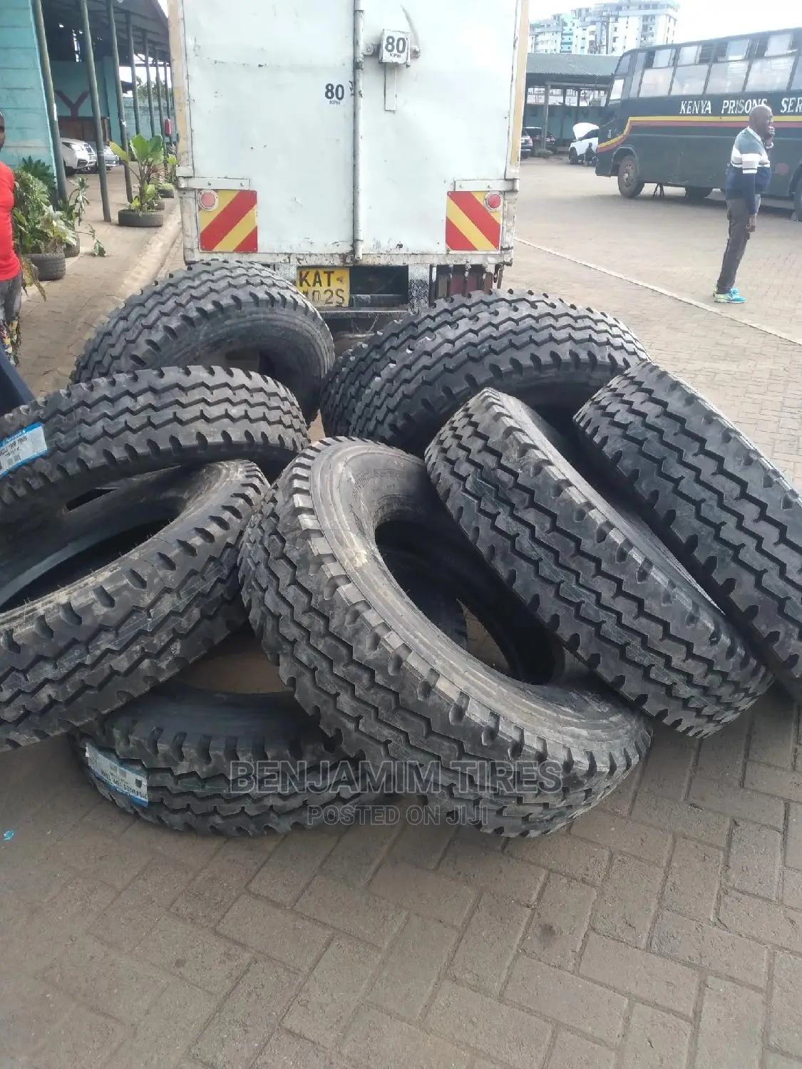 Triangle Tires Sizes 315/80/R22.5 Tubeles.