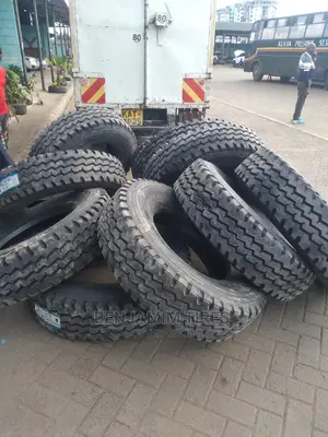 Triangle Tires Sizes 315/80/R22.5 Tubeles.