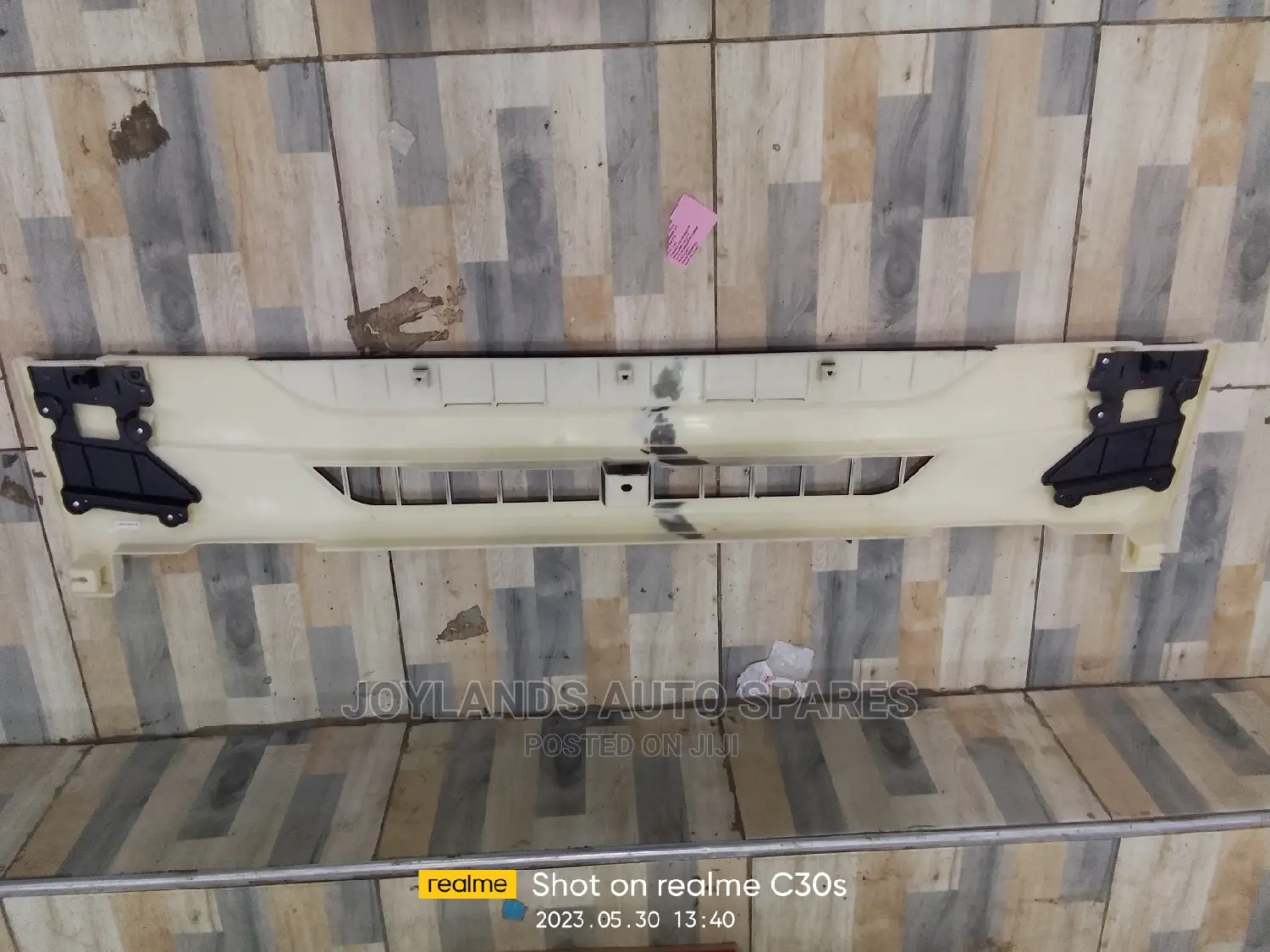 Isuzu Elf Grille 700p Long Fitting