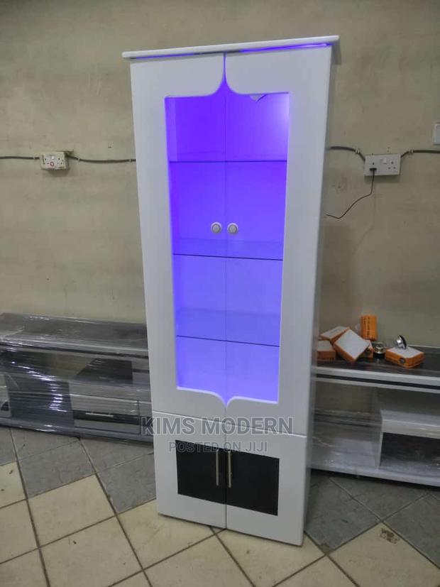 Cupboard Mirrored With Lights. - main view