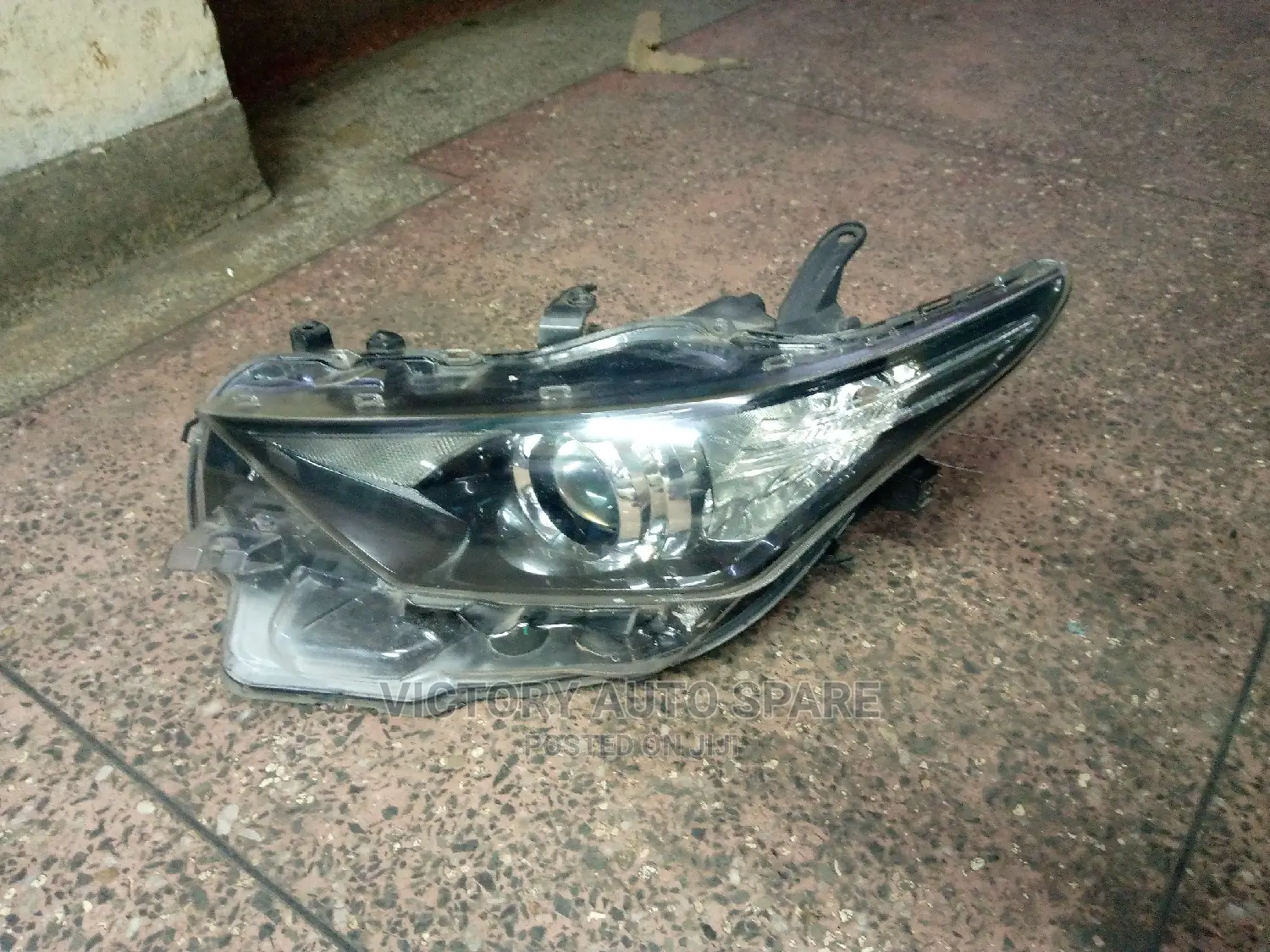 Auris Non Xenon 2012-2014