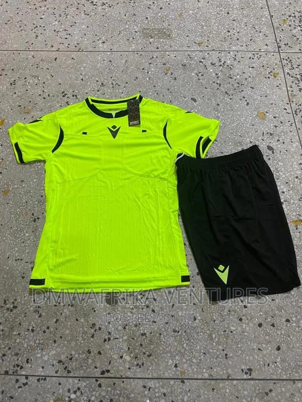 Referee Uniform Macron Brand - thumbnail 3