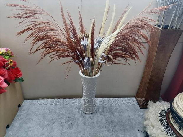 Hard Plastic Vases - thumbnail 3