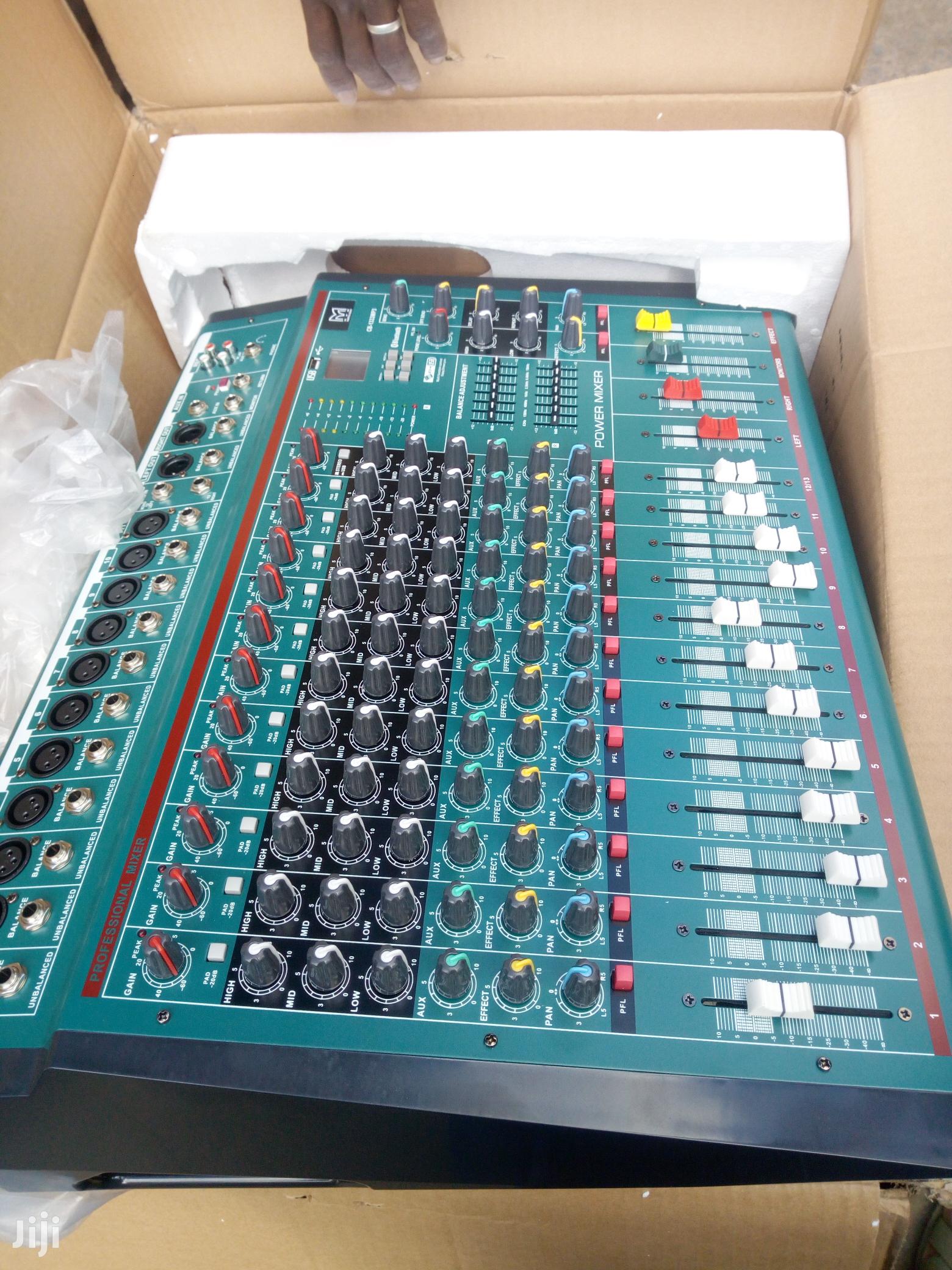 Professional Powered Mixer Martin Audio 12 Channels