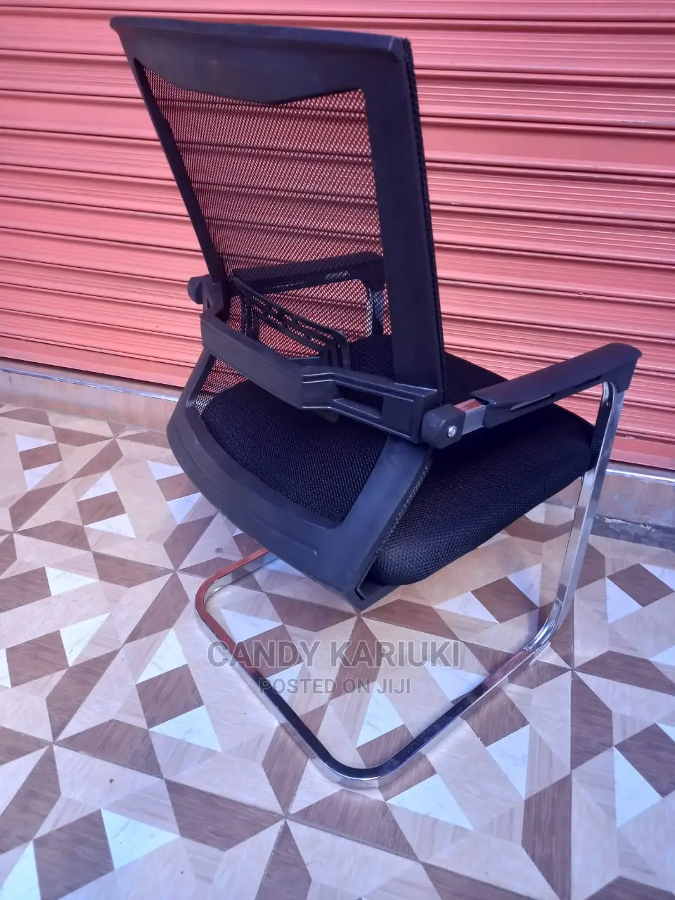 Elegant Visitors Chair