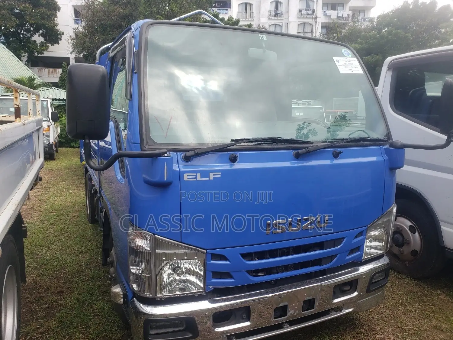 Isuzu Elf 2016 Blue
