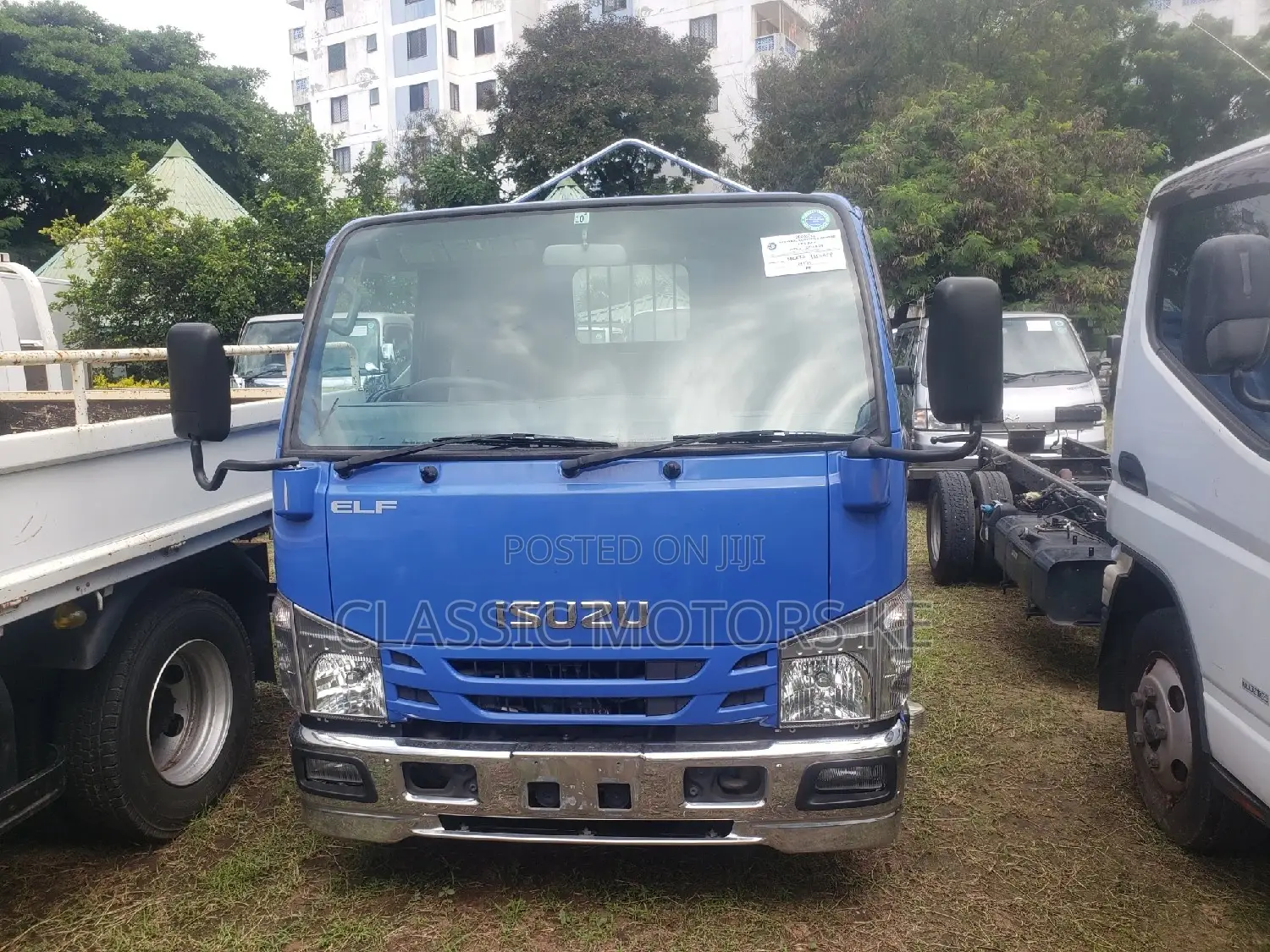 Isuzu Elf 2016 Blue