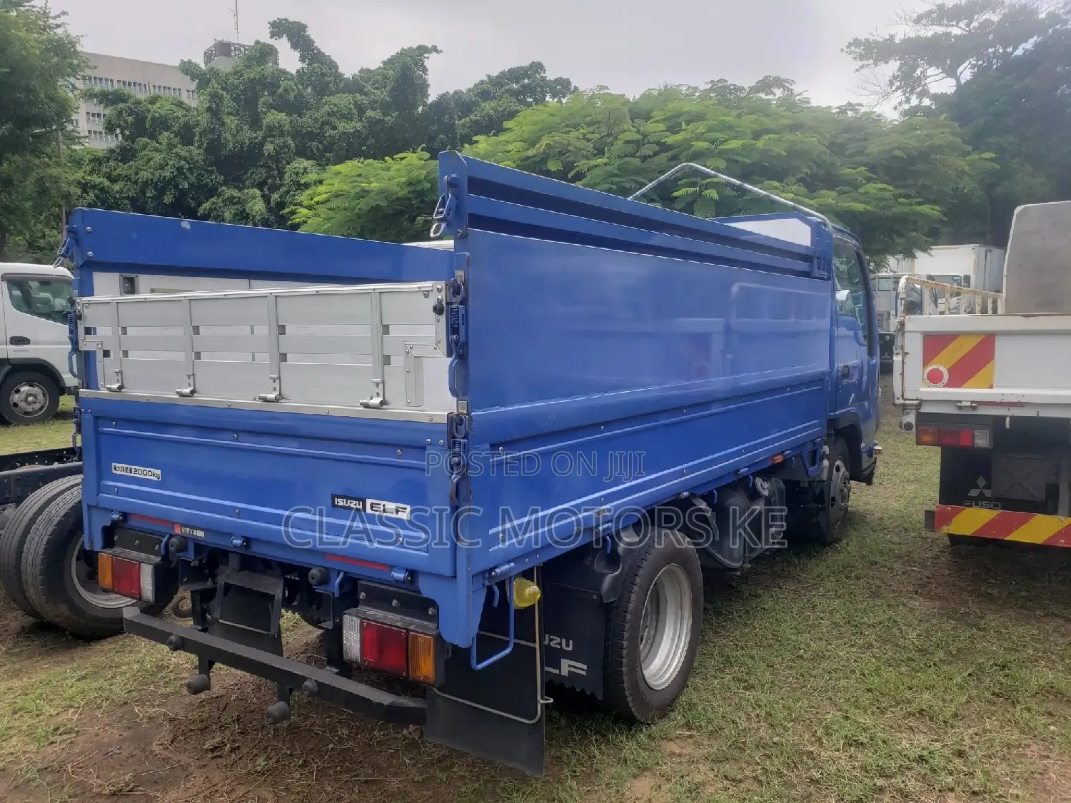 Isuzu Elf 2016 Blue