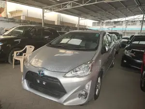 Toyota Aqua 2017 Silver