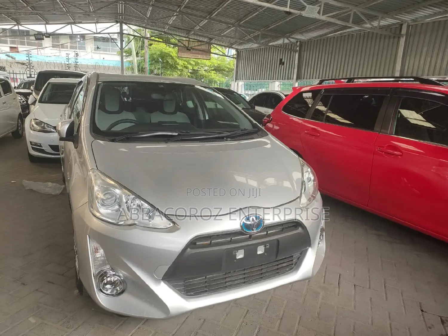 Toyota Aqua 2017 Silver