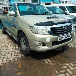 Toyota Hilux WORKMATE 2014 Gold