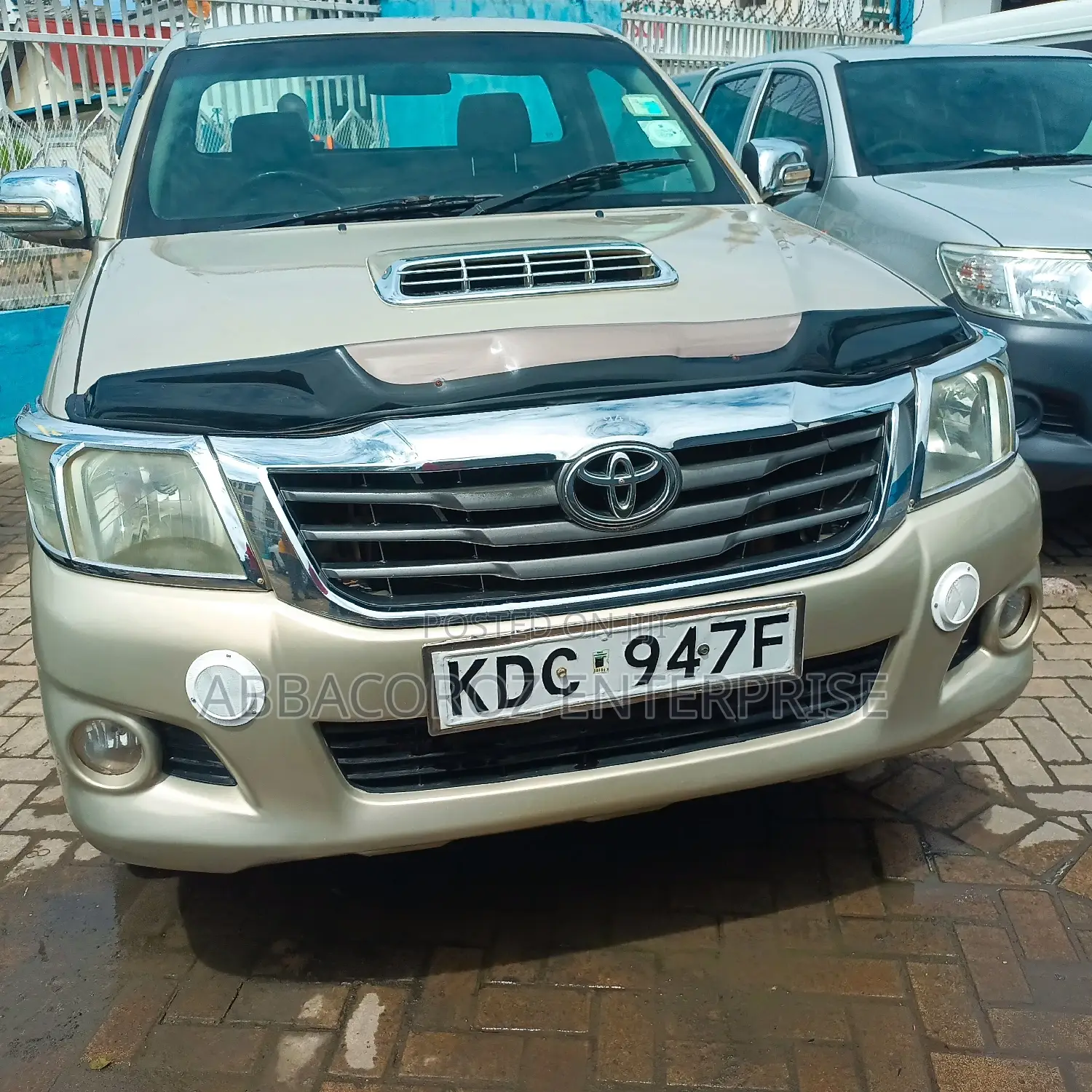 Toyota Hilux WORKMATE 2014 Gold