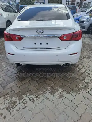 Nissan Skyline 2016 White