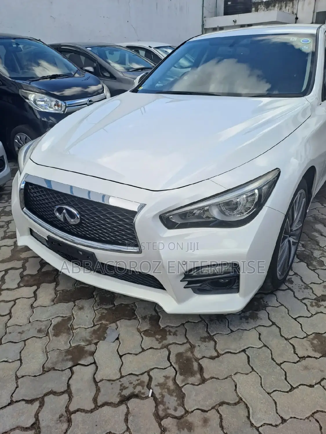 Nissan Skyline 2016 White