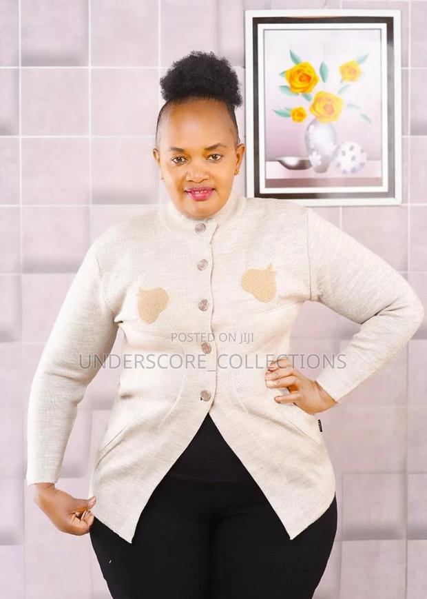 Warm and Classy Plus Size Ladies Short Sweaters - thumbnail 2