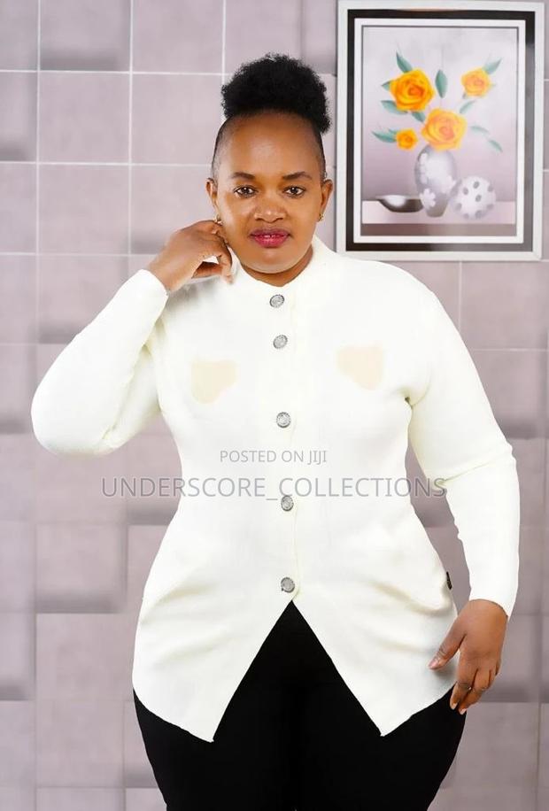 Warm and Classy Plus Size Ladies Short Sweaters - thumbnail 3