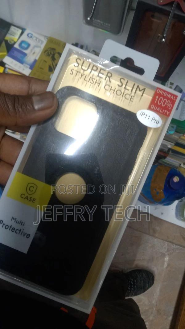 iPhone 11 Pro Back Cover | Flexible Pu Leather (Black) - thumbnail 3