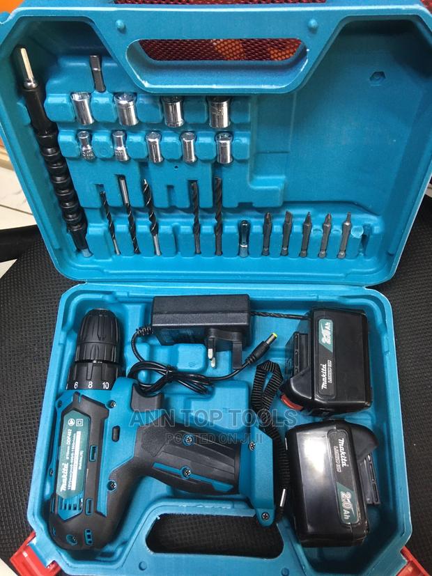 Makita Cordless Drill With Toolbox - thumbnail 3