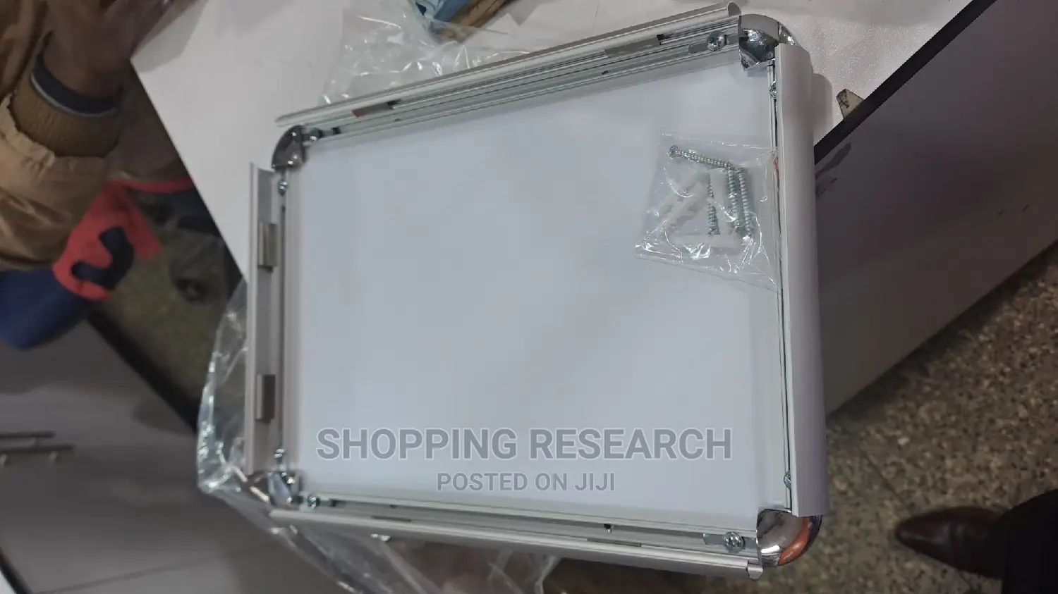 A4-Size Strong Aluminium Snapper Frame