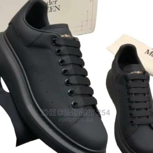 ✓ *Alexander McQueen *
✓ *All Black, White Black All White * - main view