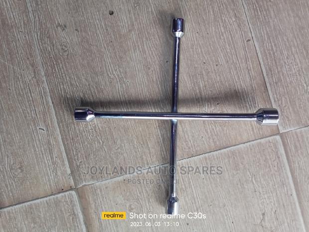 Universal Cross Spanner