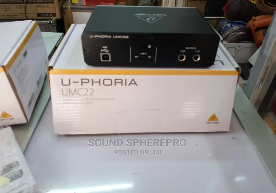 Behringer U-Phoria UMC 22 Audio Interface