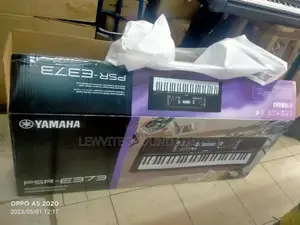 Yamaha PSR 373 Keyboard