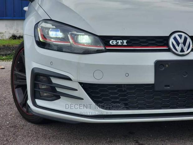 Volkswagen Golf 2017 White - thumbnail 4
