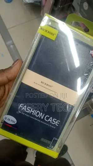 iPhone XS Max Cover - Black - Rich Boss Leather Synthetic