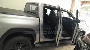 Toyota Hilux 2019 Silver