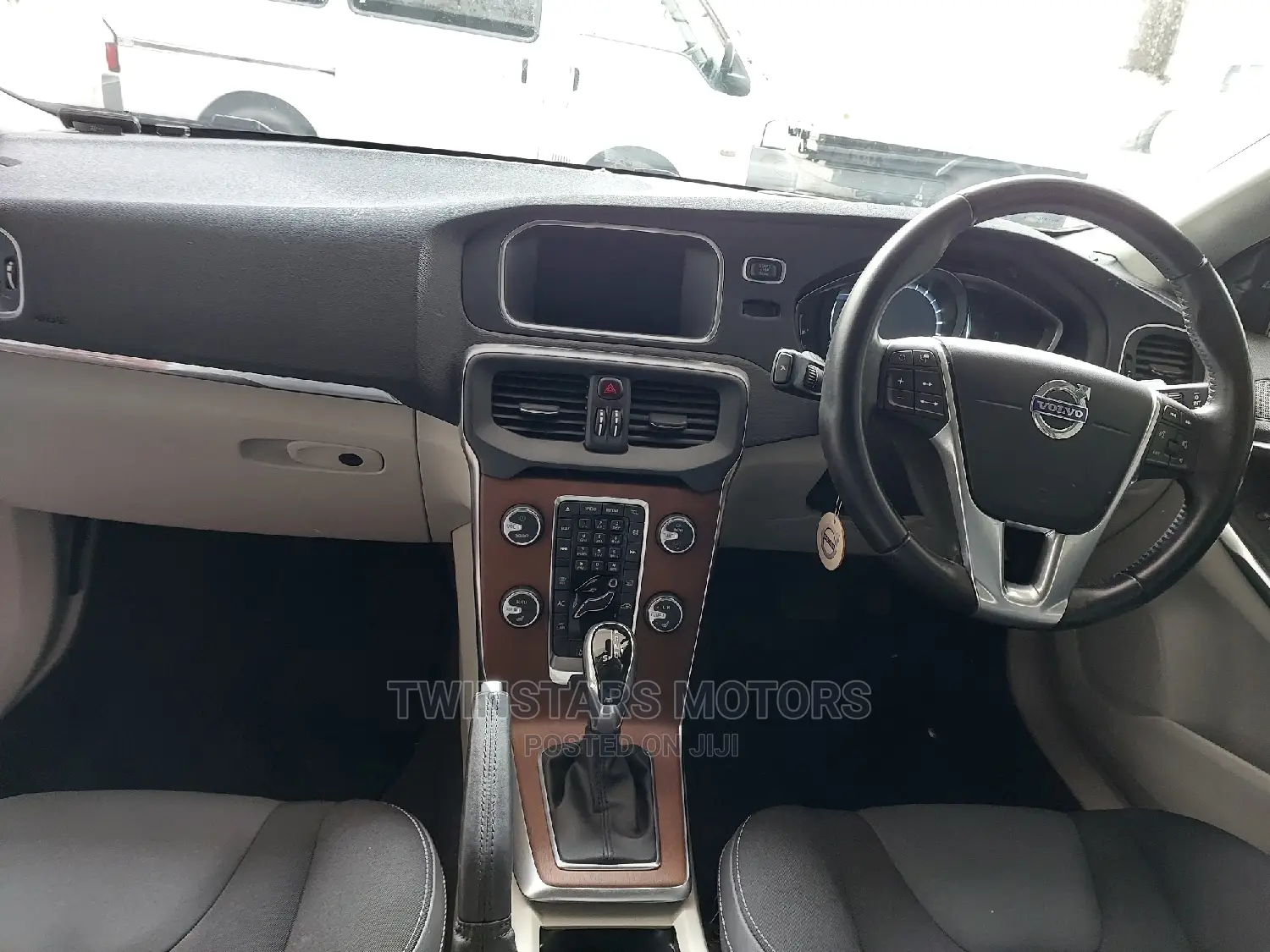 Volvo V40 2015 Red