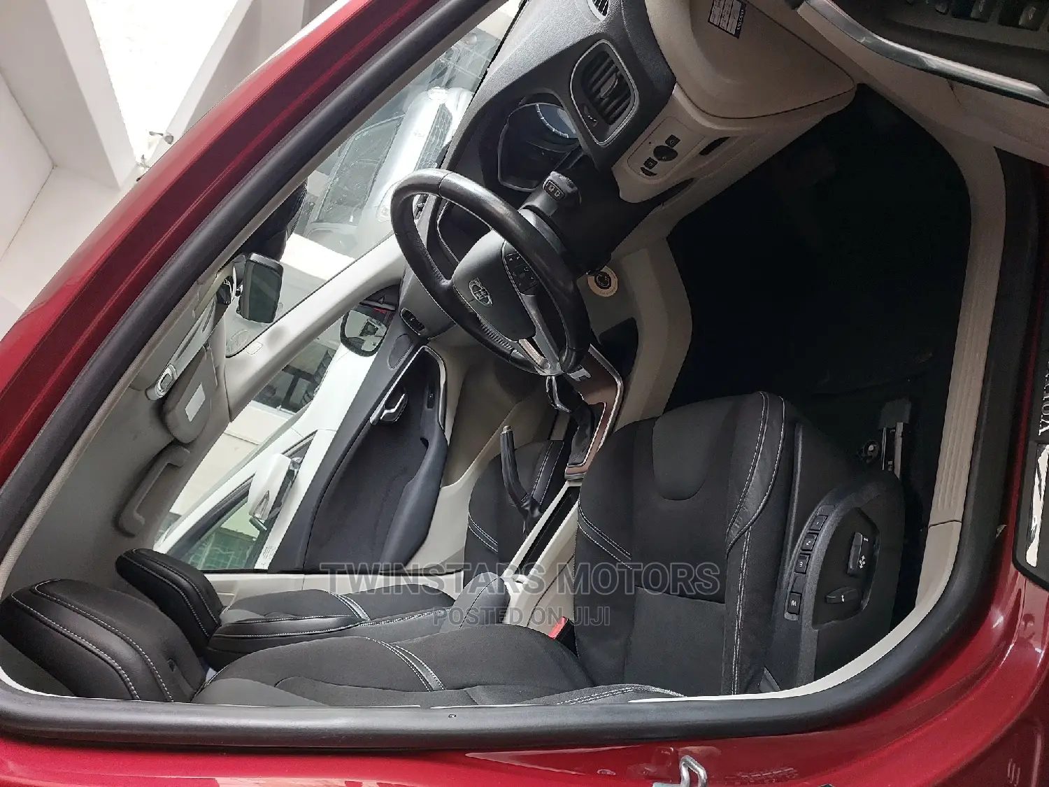 Volvo V40 2015 Red