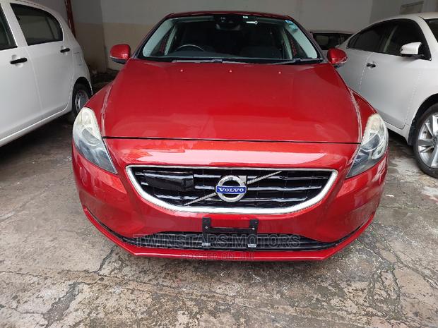 Volvo V40 2015 Red
