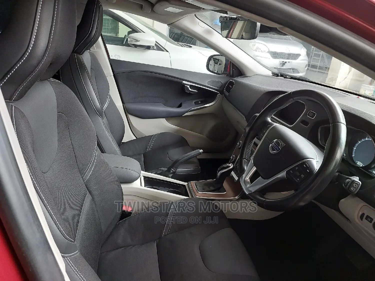 Volvo V40 2015 Red