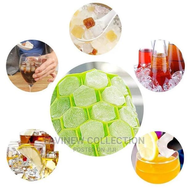Reusable Honeycomb Silicone Ice Cube Mould With Lid - thumbnail 3