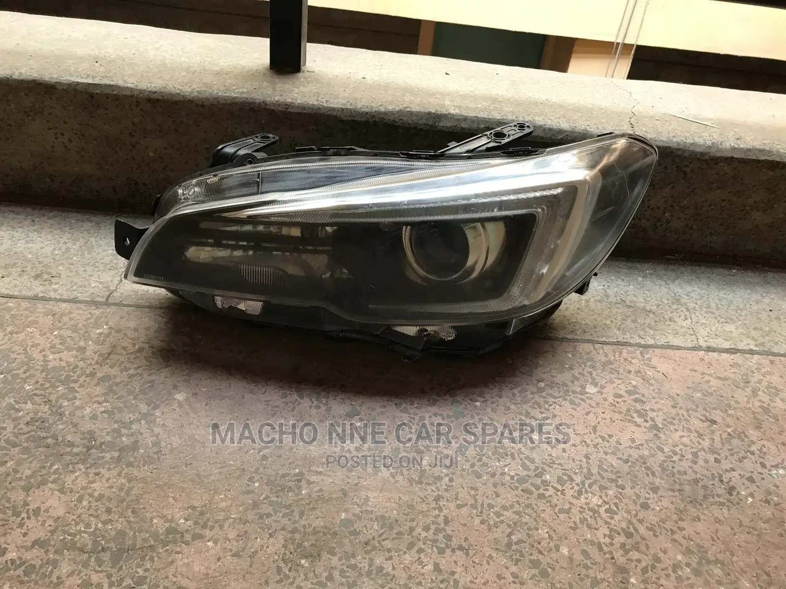 Subaru Levorg Headlight