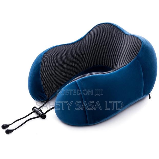 Travel Pillow With Memory Foam - thumbnail 2