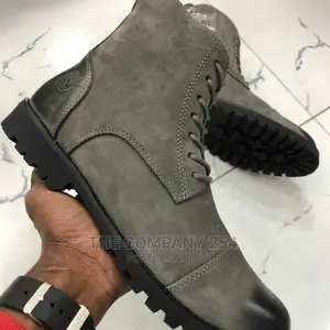 Quality Designer Assorted Official Boots/Shoes
